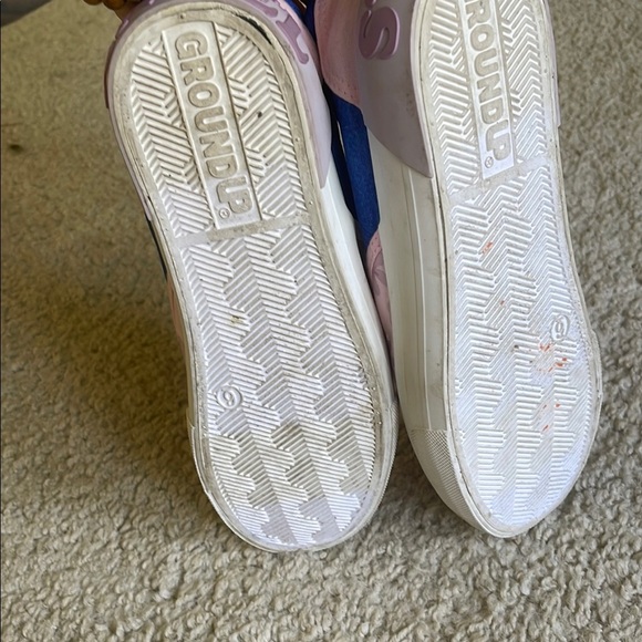 LILO and angel slip on canvas shoes. - Picture 8 of 10